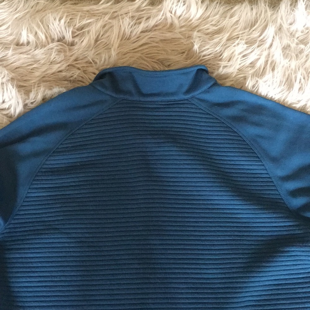 North Face Pullover - image 6
